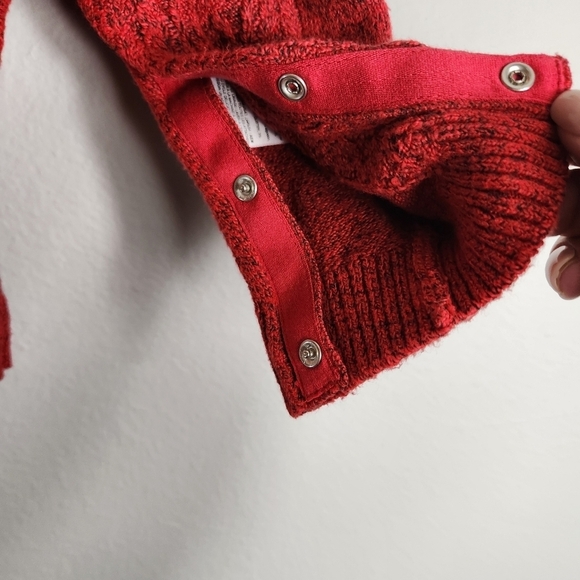 Old Navy Baby Red Cable Knit Buttonfront Romper/Jumper/Unionsuit-Size 6-12 Mos. - Picture 3 of 6